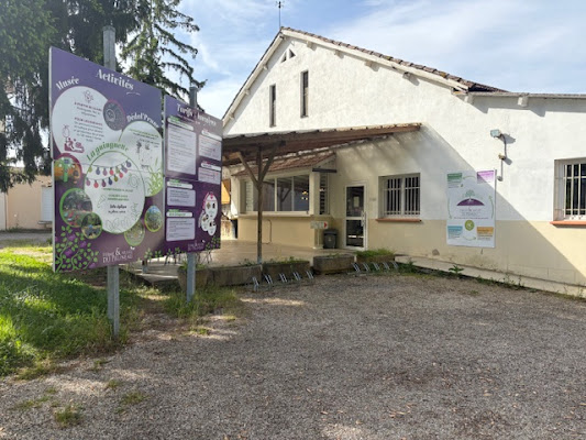 Farm and Pruneau Museum