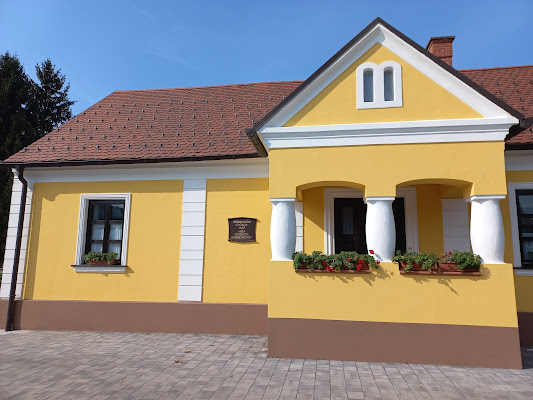 Hiša rokodelstev - Kézművességek háza - House of Crafts