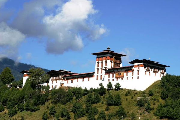 Jakar Dzong བྱ་དཀར་རྫོང་།