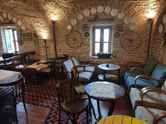 Komiteti - Kafe Muzeum