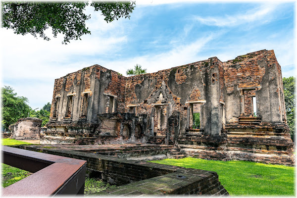 Kraison Siharat Palace (Yen Palace)