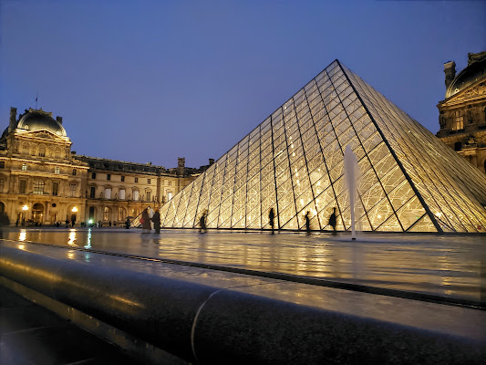Louvre Museum in Paris, France - Top rated general with 4.7 stars