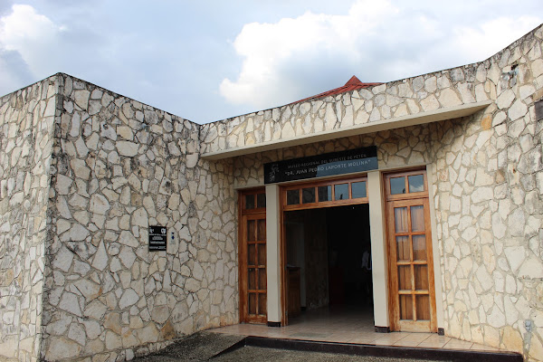 Museo Regional del Sureste de Peten "Dr. Juan Pedro Laporte Molina"