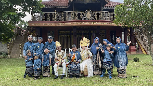 Museum Mahkota Dipuncak Nur