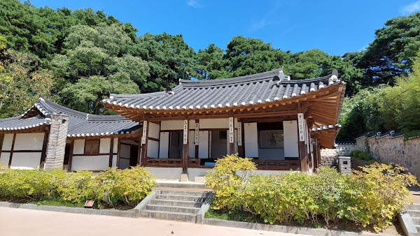 Ojukheon House & Ojukheon Municipal Museum