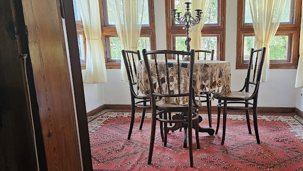 Ovanes Avsharian House