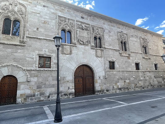 Palacio de los Momos