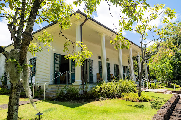 Queen Emma Summer Palace