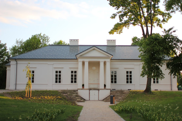 Regionálne múzeum Mojmírovce / Letohrádok kniežaťa Camilla Borghese Aldobrandiniho