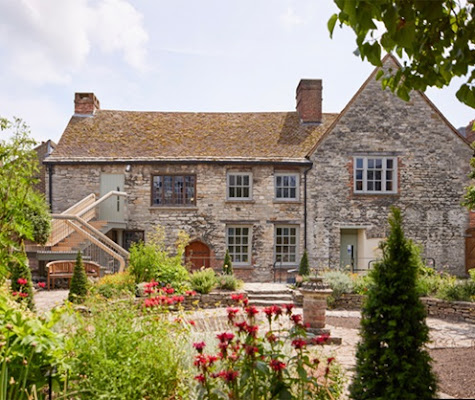 Scaplen's Court & Garden