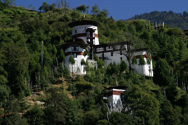 Taa-Dzong བལྟ་རྫོང་།
