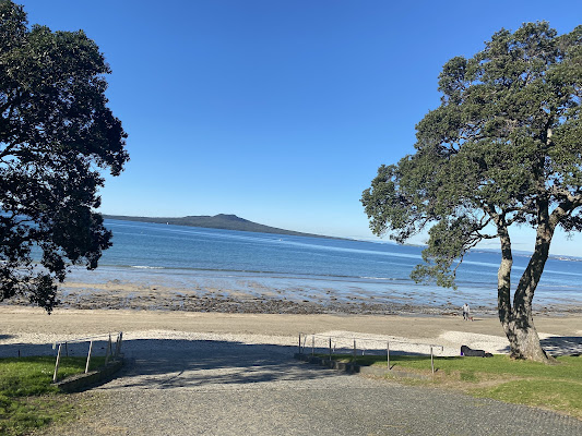 Takapuna Beach